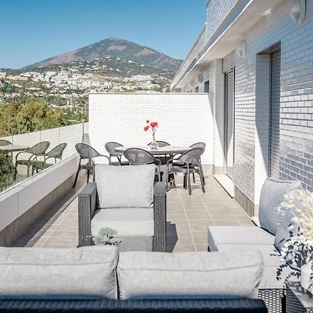아파트 Tranquil Oasis 2 Bedroom In Nueva Andalucia Close To Centro Plaza 마르베야